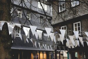 ダウンタイム中に最適な前開きパジャマは点滴対応のものが必要ですか？