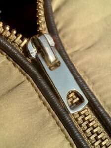 ダウンタイム中の湿布は冷湿布と温湿布をどう使い分けるべき？