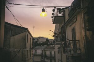 ダウンタイムを短縮するブルーライトカットメガネの効果とは？