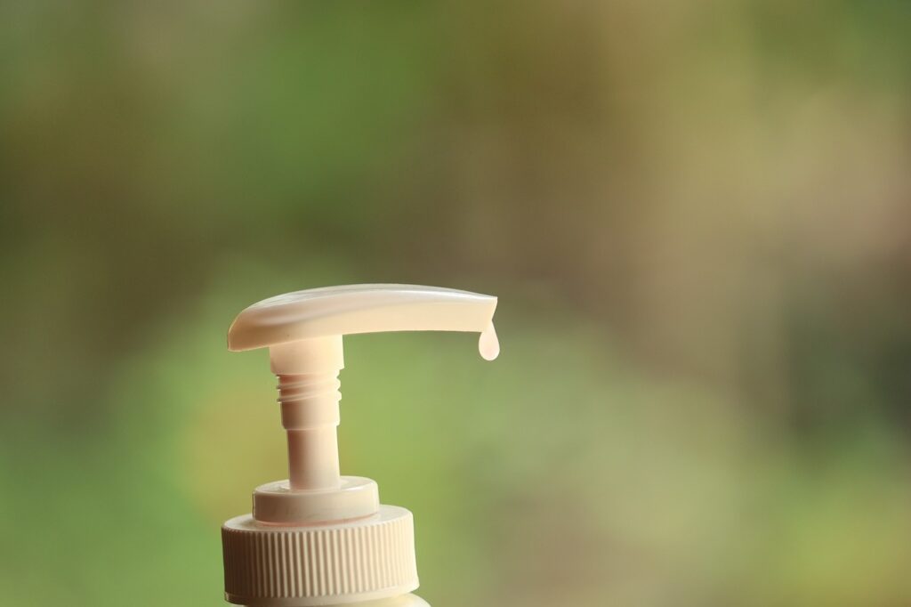 ダウンタイム中に便利な術後用消毒液の持ち運びボトルは？