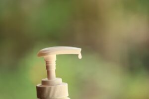 ダウンタイム中に便利な術後用消毒液の持ち運びボトルは？