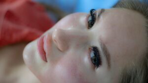 ダウンタイム術後の傷がしみるときのケア方法は？