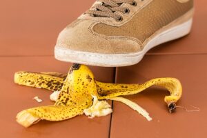 ダウンタイムを最小限にする延長コードの安全な取り回し方法は？